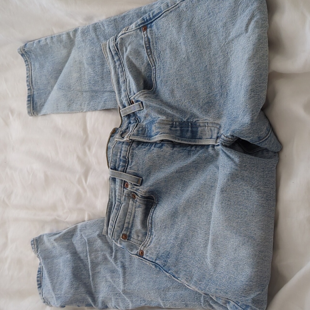 Levi’s 501 Butyon fly High waisted jeans size 31 x 28